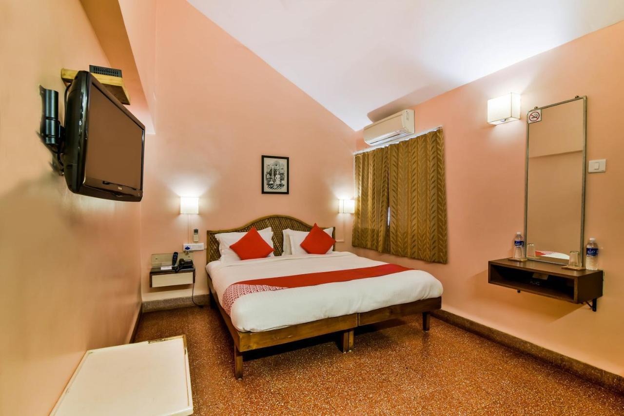 Oyo 807 Hotel Gopika International Goa Exteriör bild