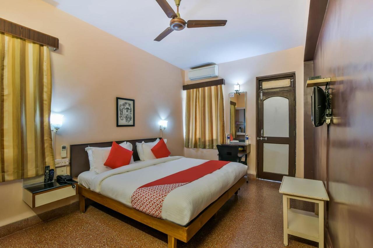Oyo 807 Hotel Gopika International Goa Exteriör bild